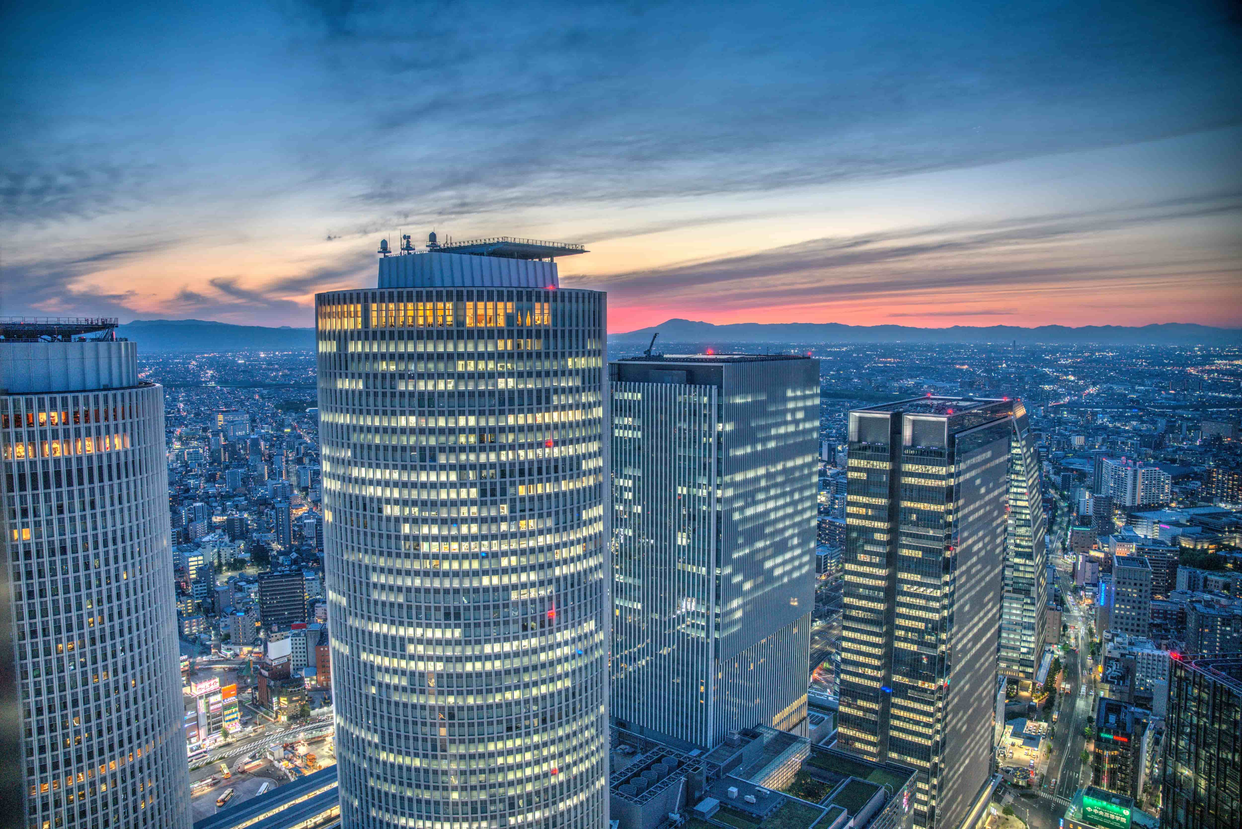 スカイプロムナードから望む名古屋駅高層ビル群の夜景