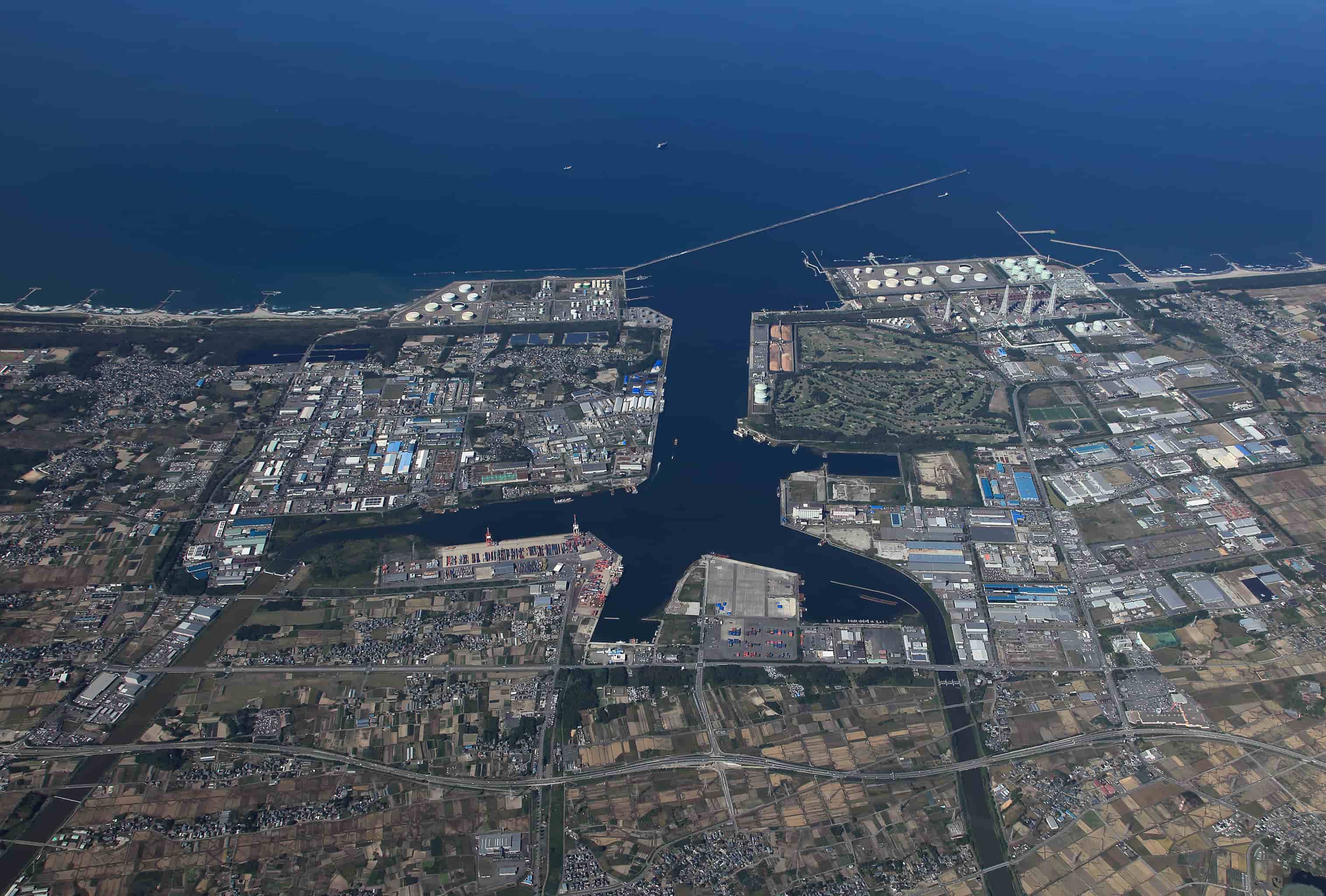 国土交通省北陸地方整備局新潟港湾・空港整備事務所