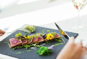 フレンチレストランでの食事