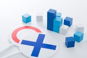 ブロックとマルバツの札