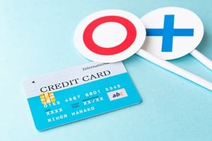 丸とペケの札とクレジットカード