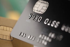 黒とゴールドのクレジットカード